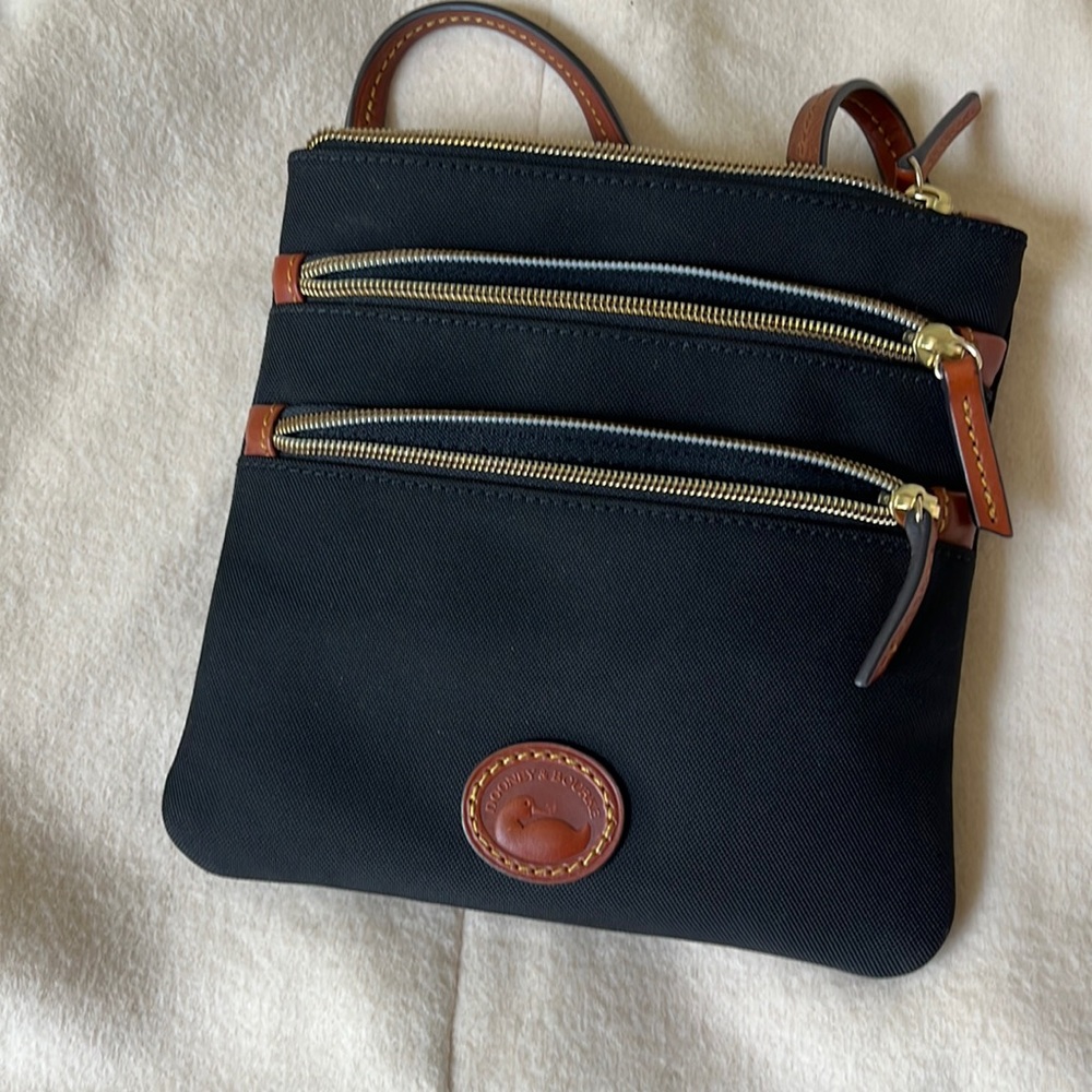 Dooney & Bourke Auth Cross Body purse